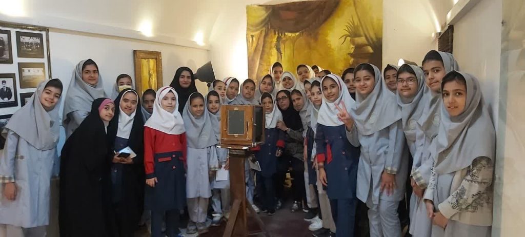 بازدید دانش آموزان مدرسه مهر عظام